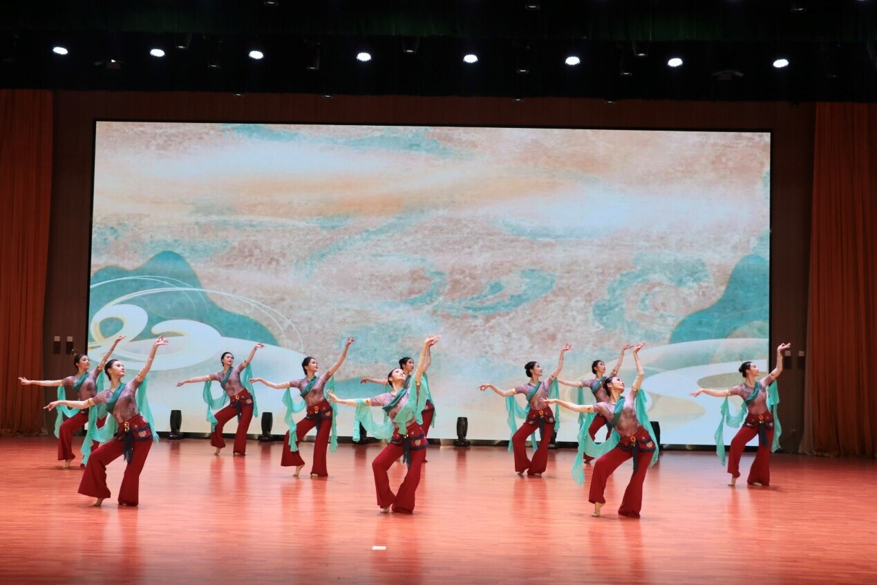 C:\Users\zhangxiangtao\OneDrive\桌面\舞蹈系教学汇报展演\微信图片_20260116224942_175_49.jpg