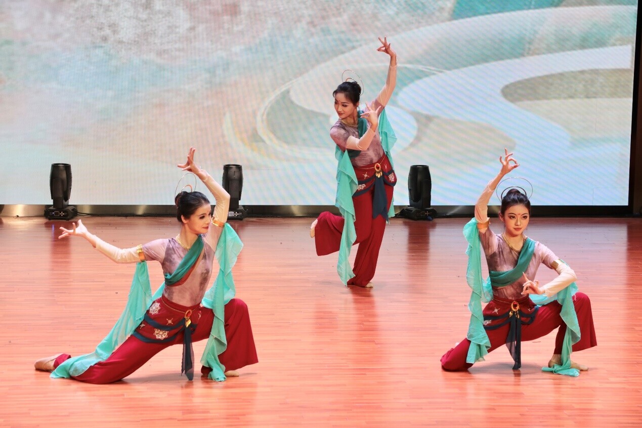 C:\Users\zhangxiangtao\OneDrive\桌面\舞蹈系教学汇报展演\微信图片_20260116225009_186_49.jpg